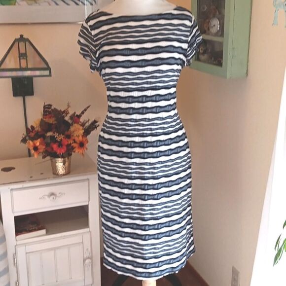 Sharagano Textured Sheath  Dress - Picture 1 of 8